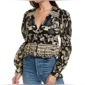 🆕 FARM RIO Floral Macaw Black and Cream Blouse ( flaw ) - S